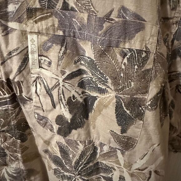 Columbia Men’s Short Sleeve Button Up Shirt Tropical Print - Large - Picture 3 of 7